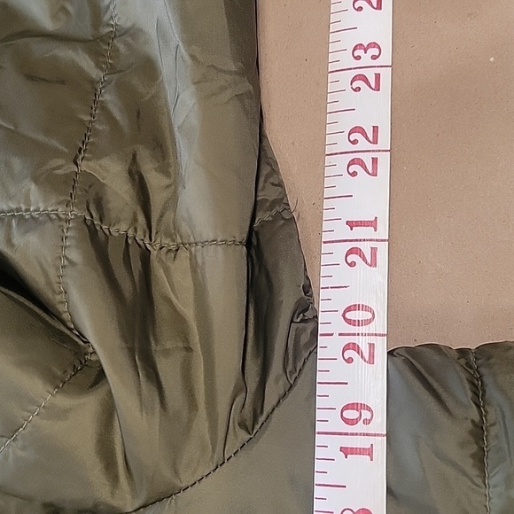Madewell, Size XS Travel Buddy Packable Puffer Jacket, Olive Green, Like New! - Picture 6 of 14
